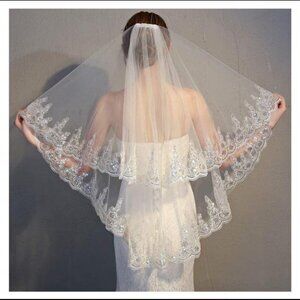 Wedding Sequins Edge Veils for Brides 2 Tier Hip Fingertip Length Veil  (lvory)